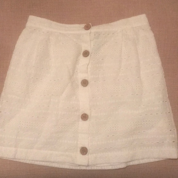 Eyelet white button-up skirt!! - Picture 1 of 1